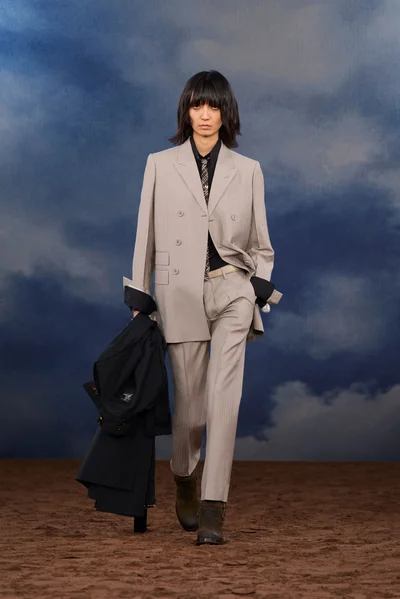 Look 30
